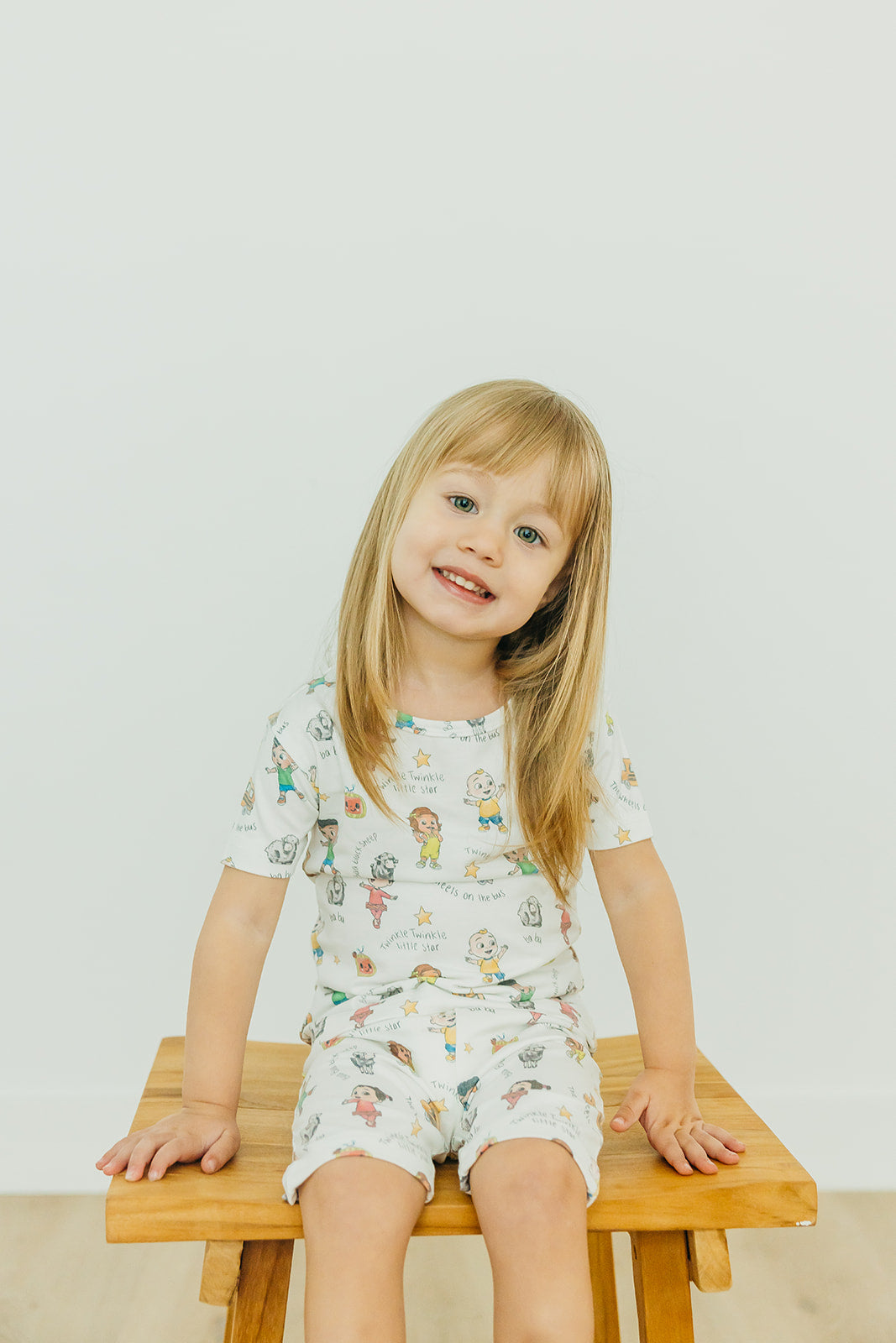 2pc Short Sleeve Pajama Set - CoComelon Friends