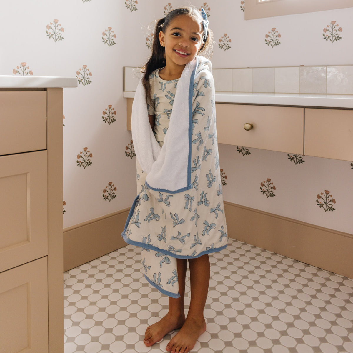 Premium Big Kid Hooded Towel - Daphne