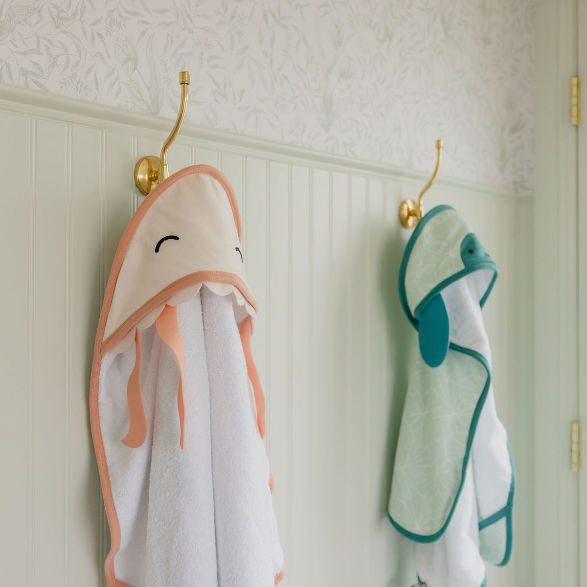 Character Hooded Towel - Wade