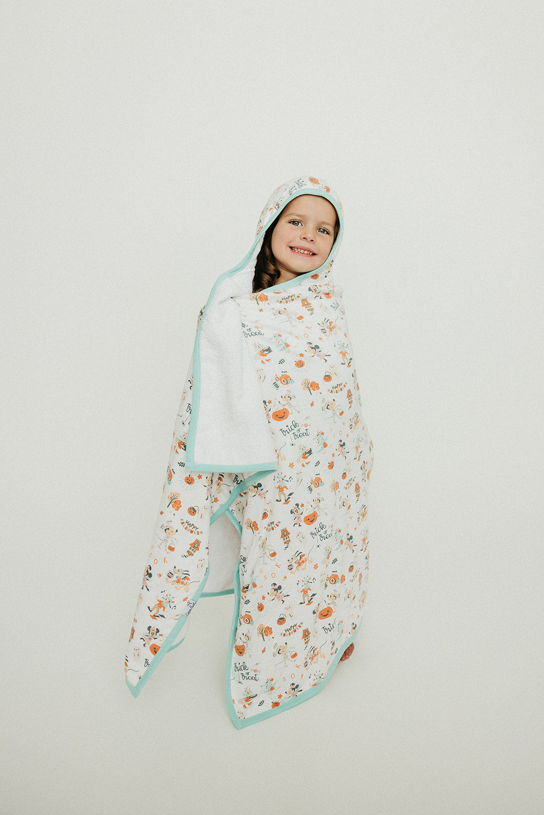 Premium Big Kid Hooded Towel - Mickey Mouse's Boo Bash