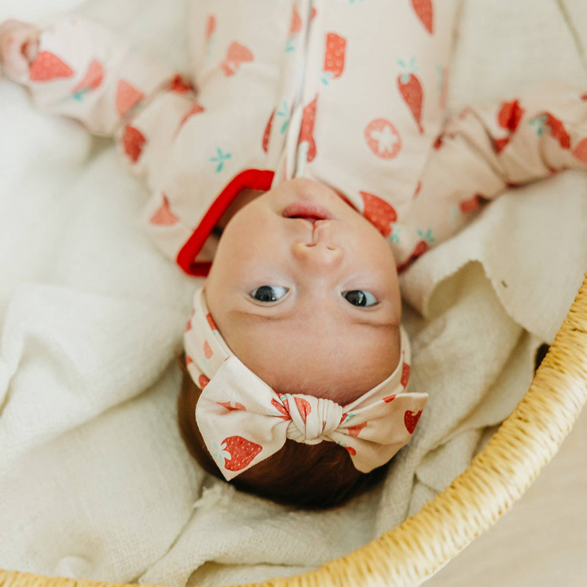 Knit Headband Bow - Strawberry