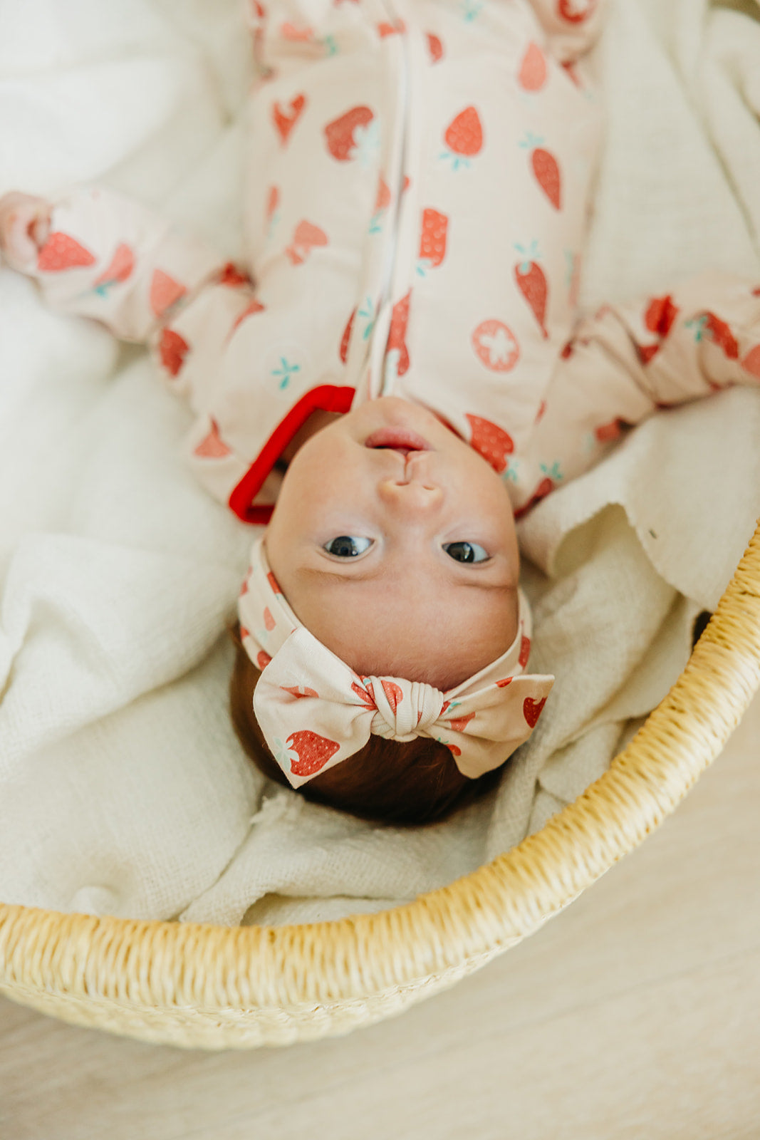 Knit Headband Bow - Strawberry