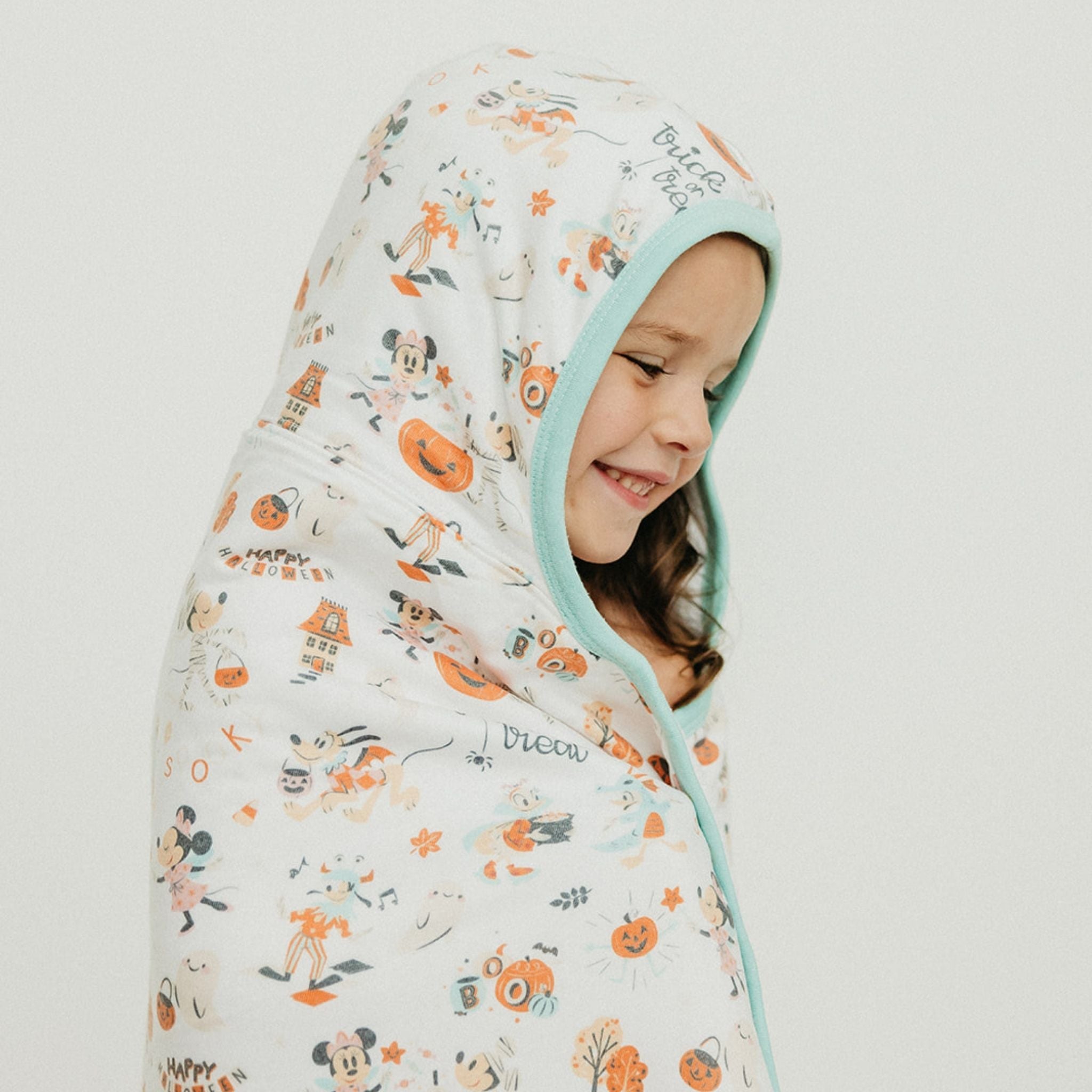 Premium Big Kid Hooded Towel - Mickey Mouse's Boo Bash