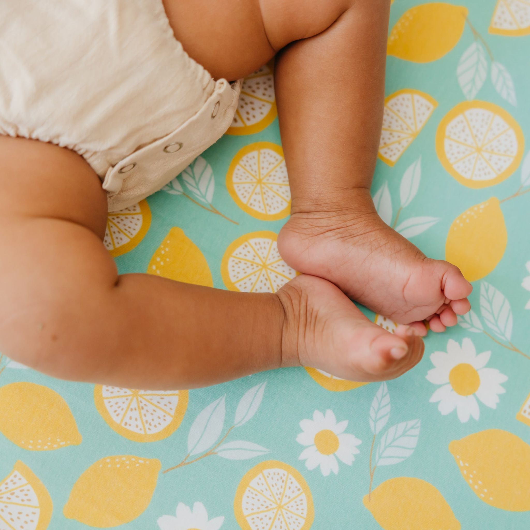 Premium Knit Fitted Crib Sheet - Lemon