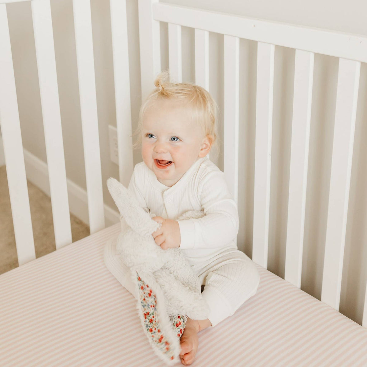 Premium Knit Fitted Crib Sheet - Winnie