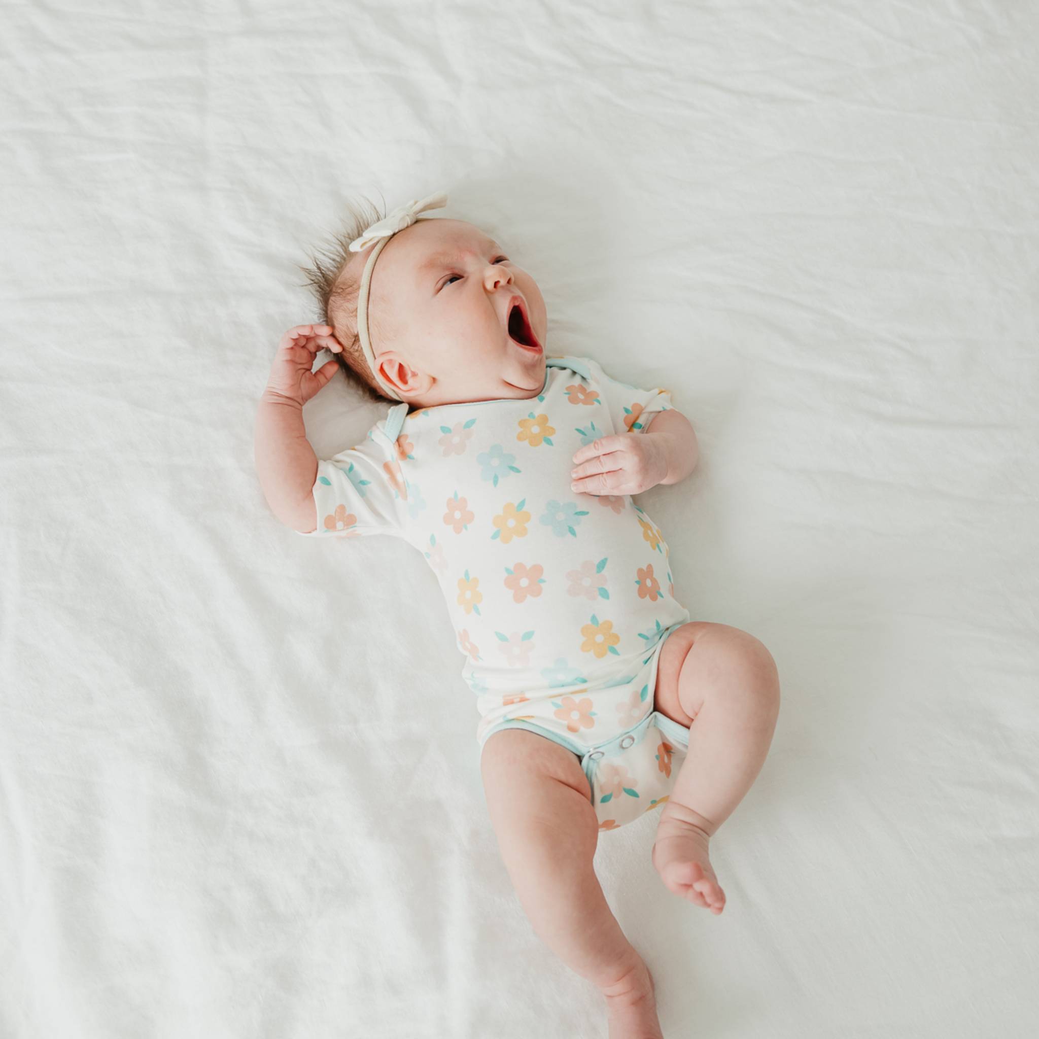 Short Sleeve Bodysuit - Daisy